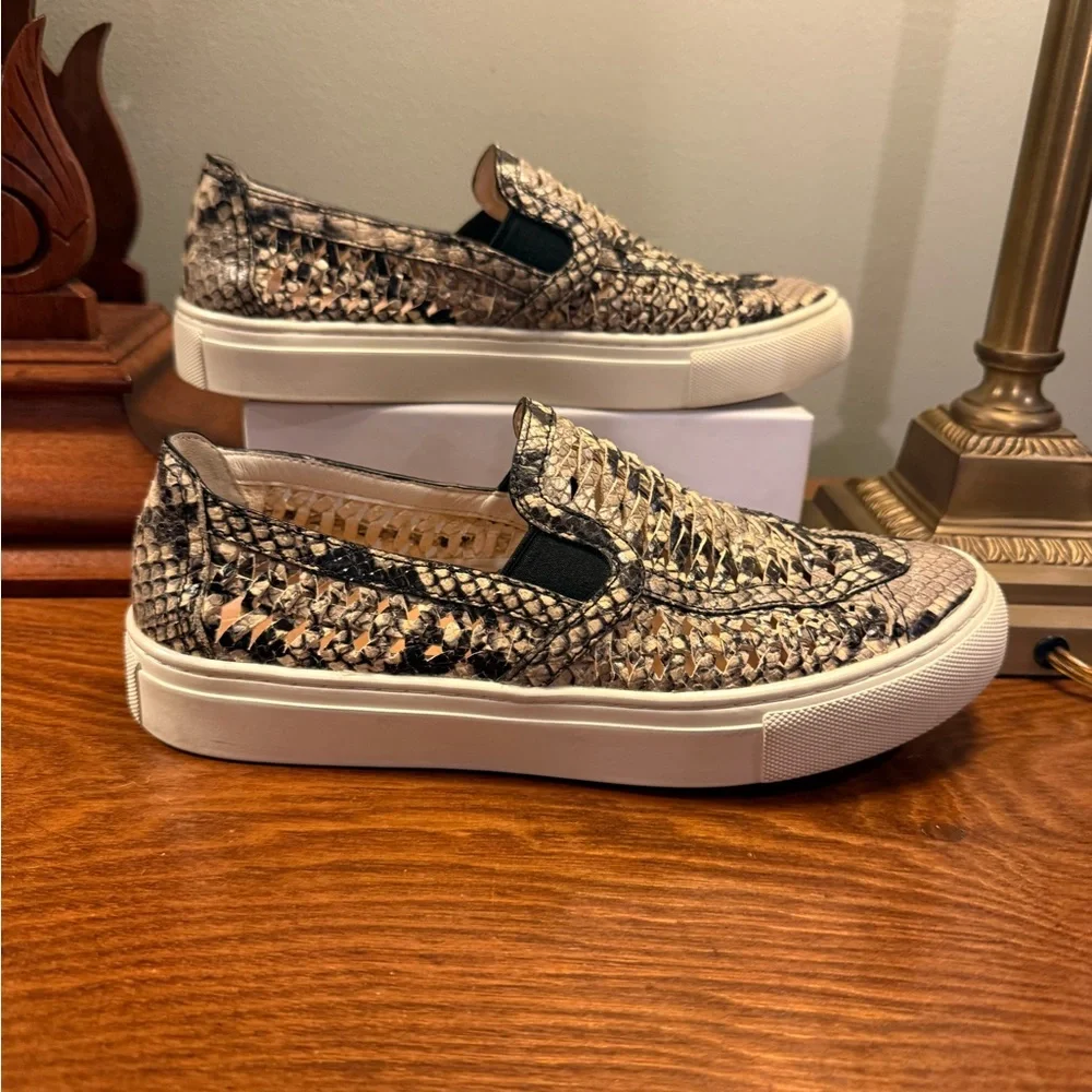 Tory Burch Huarache Woven Leather Snakeskin Slip On Sneakers Size 7 MSRP $228